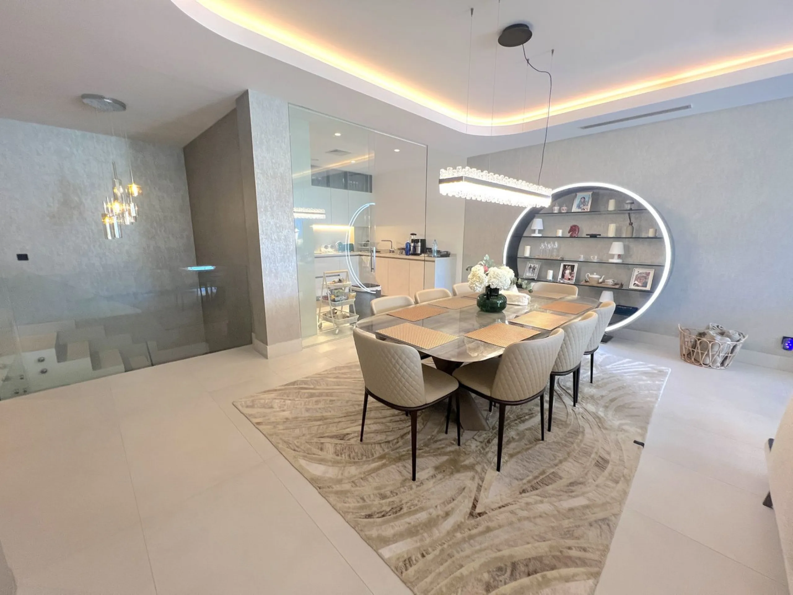 "EpicI is an extraordinary luxury development that offers not only a prime location and the finest facilities of an exclusive complex, but also an unmatched lifestyle of comfort and elegance. The community features four outdoor pools, tennis courts, a clu