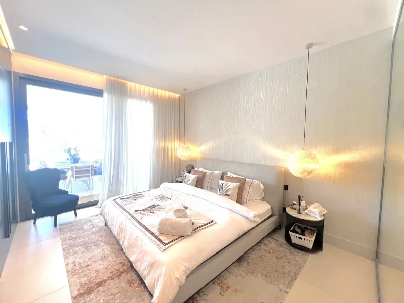 "EpicI is an extraordinary luxury development that offers not only a prime location and the finest facilities of an exclusive complex, but also an unmatched lifestyle of comfort and elegance. The community features four outdoor pools, tennis courts, a clu