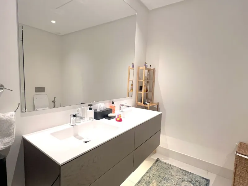 "EpicI is an extraordinary luxury development that offers not only a prime location and the finest facilities of an exclusive complex, but also an unmatched lifestyle of comfort and elegance. The community features four outdoor pools, tennis courts, a clu