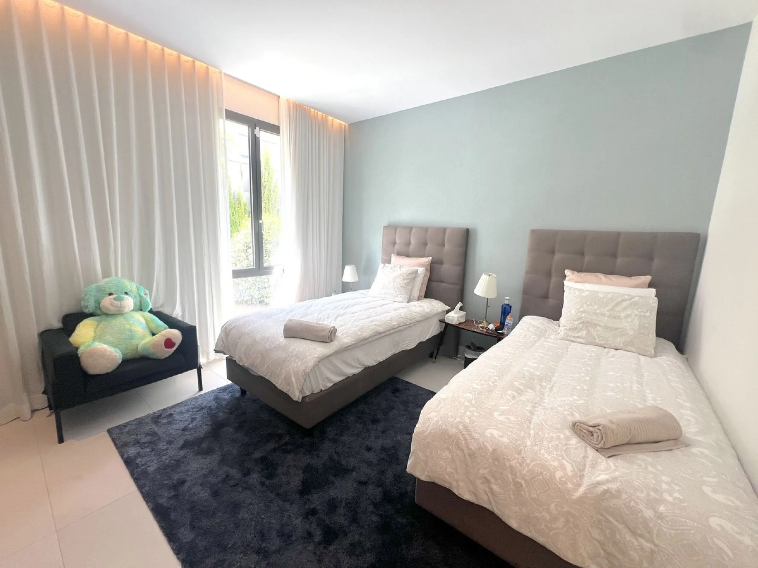 "EpicI is an extraordinary luxury development that offers not only a prime location and the finest facilities of an exclusive complex, but also an unmatched lifestyle of comfort and elegance. The community features four outdoor pools, tennis courts, a clu