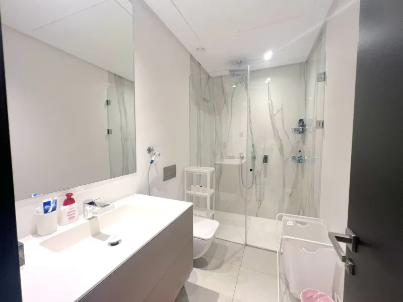"EpicI is an extraordinary luxury development that offers not only a prime location and the finest facilities of an exclusive complex, but also an unmatched lifestyle of comfort and elegance. The community features four outdoor pools, tennis courts, a clu