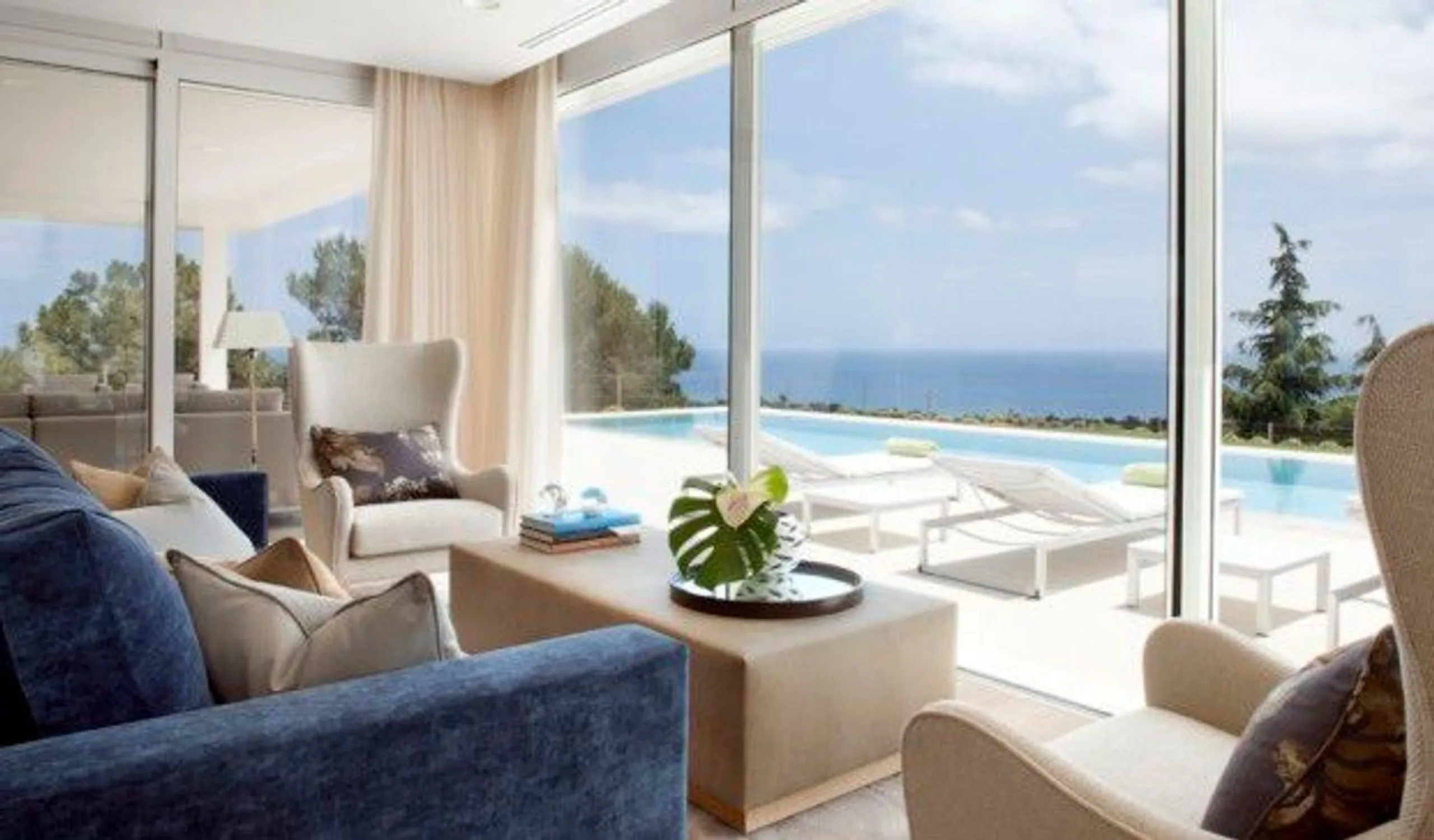 Newly built detached villa with sea views in Cunit