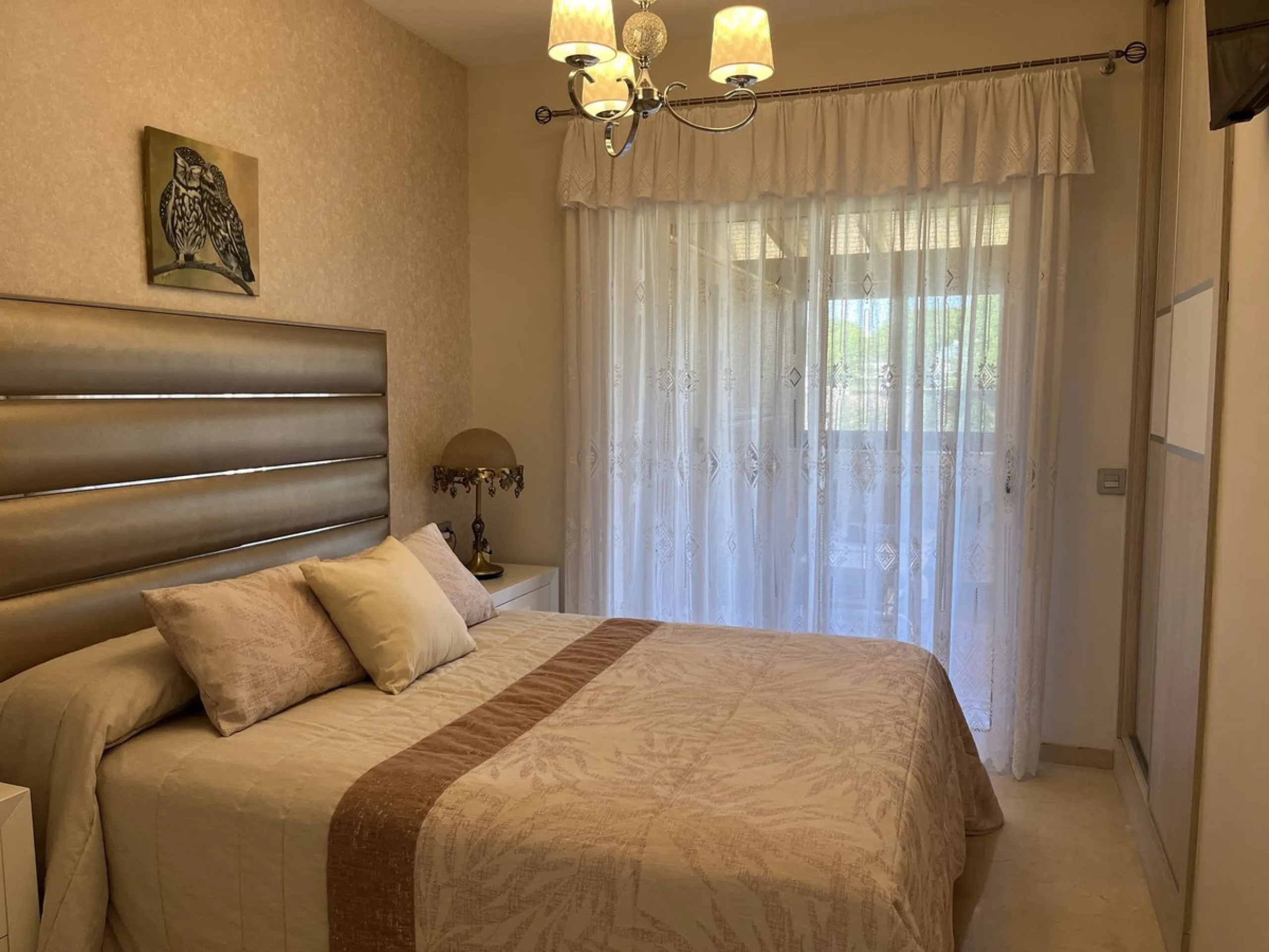 Located in one of the most exclusive areas of the city, this spectacular luxury apartment offers the best in spacious living, panoramic views, and high-end finishes.