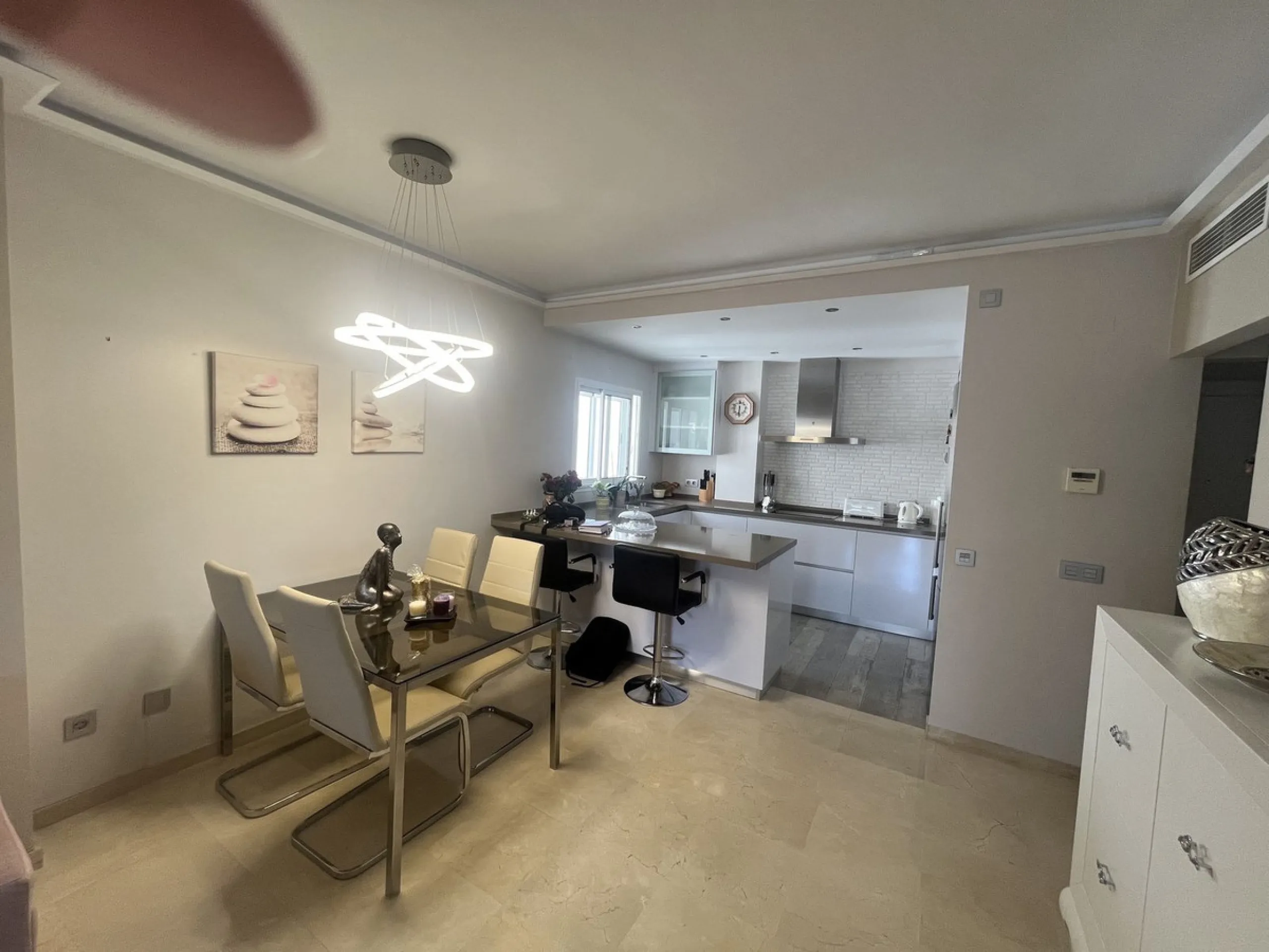 Located in one of the most exclusive areas of the city, this spectacular luxury apartment offers the best in spacious living, panoramic views, and high-end finishes.
