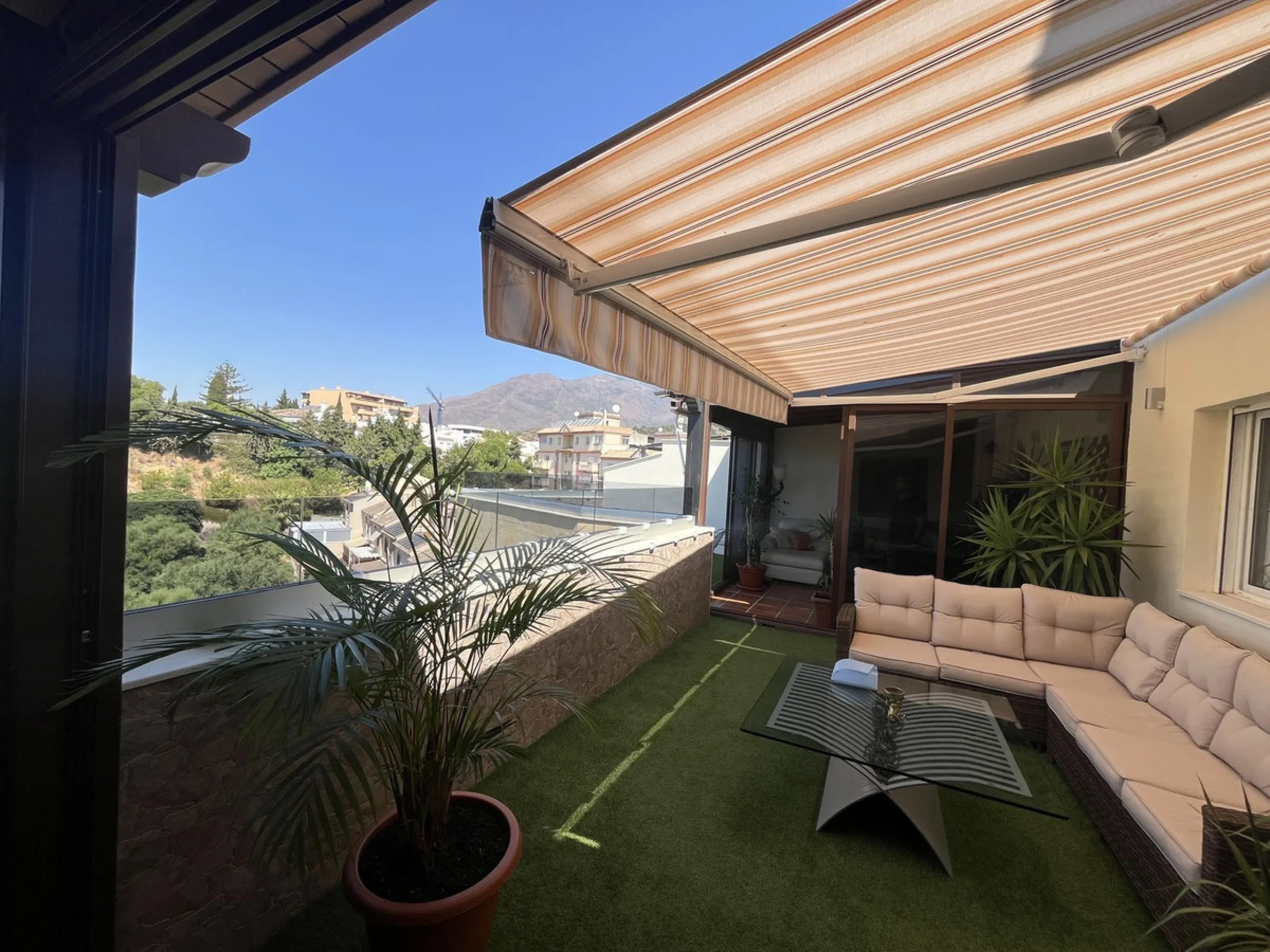 Located in one of the most exclusive areas of the city, this spectacular luxury apartment offers the best in spacious living, panoramic views, and high-end finishes.