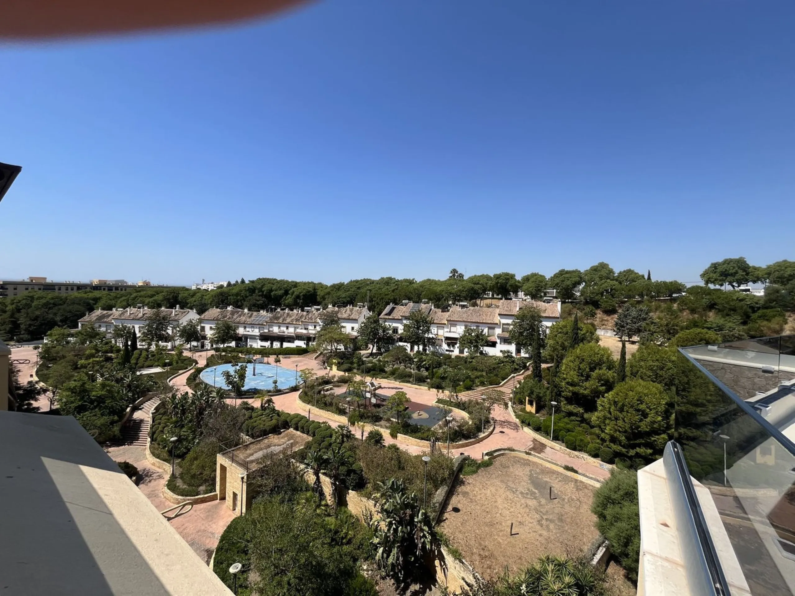 Located in one of the most exclusive areas of the city, this spectacular luxury apartment offers the best in spacious living, panoramic views, and high-end finishes.