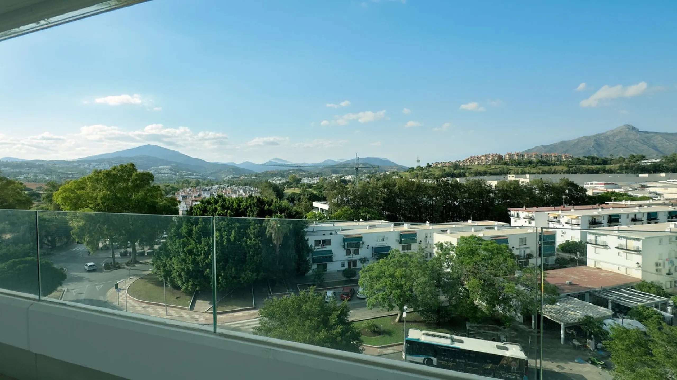 Apartment - Top Floor Apartment в продаже в Marbella, Málaga. В доме 3 спален и 2 ванных комнат. Площадь дома 132 м²