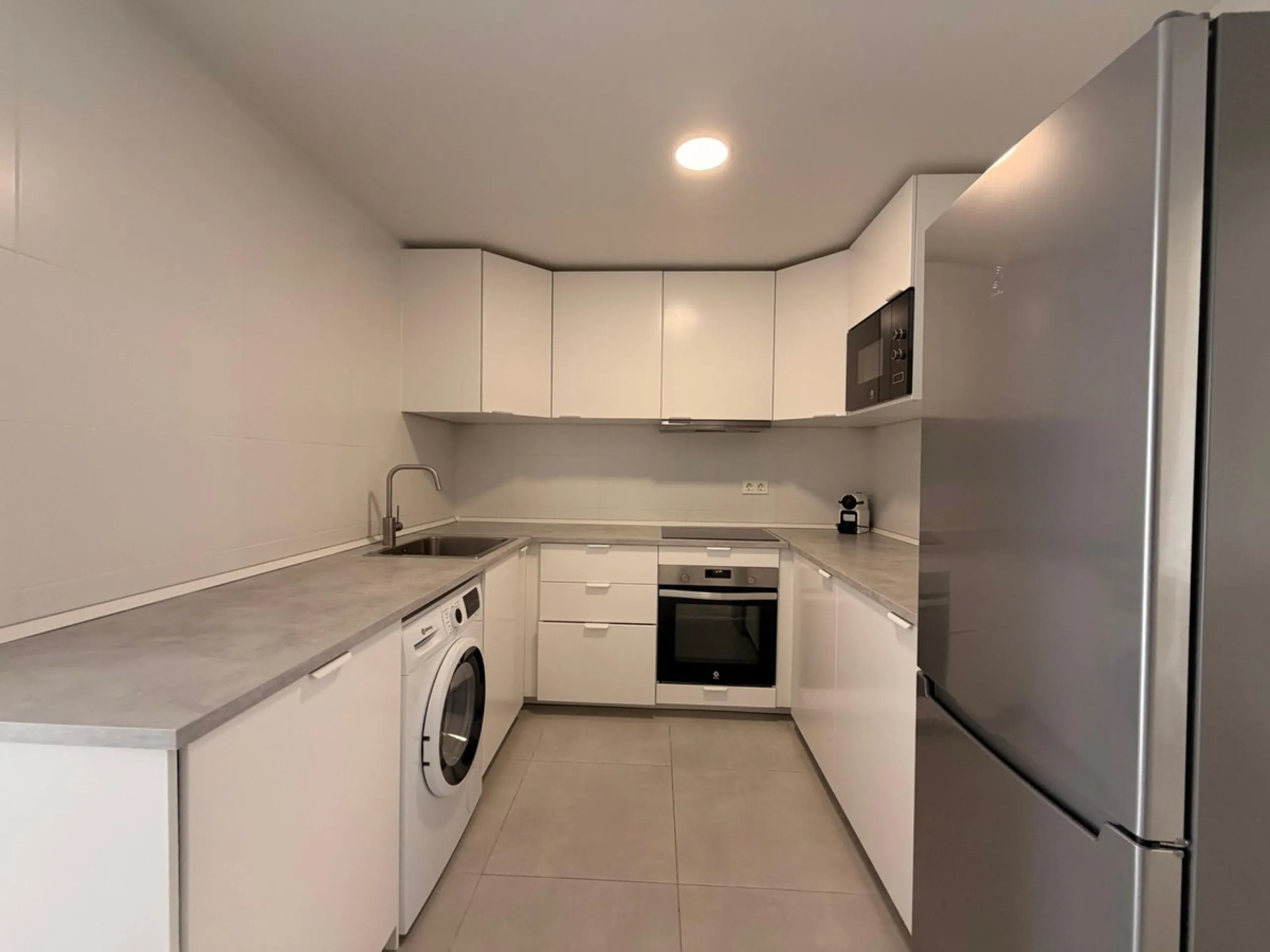 Apartment - Top Floor Apartment в продаже в Marbella, Málaga. В доме 3 спален и 2 ванных комнат. Площадь дома 132 м²