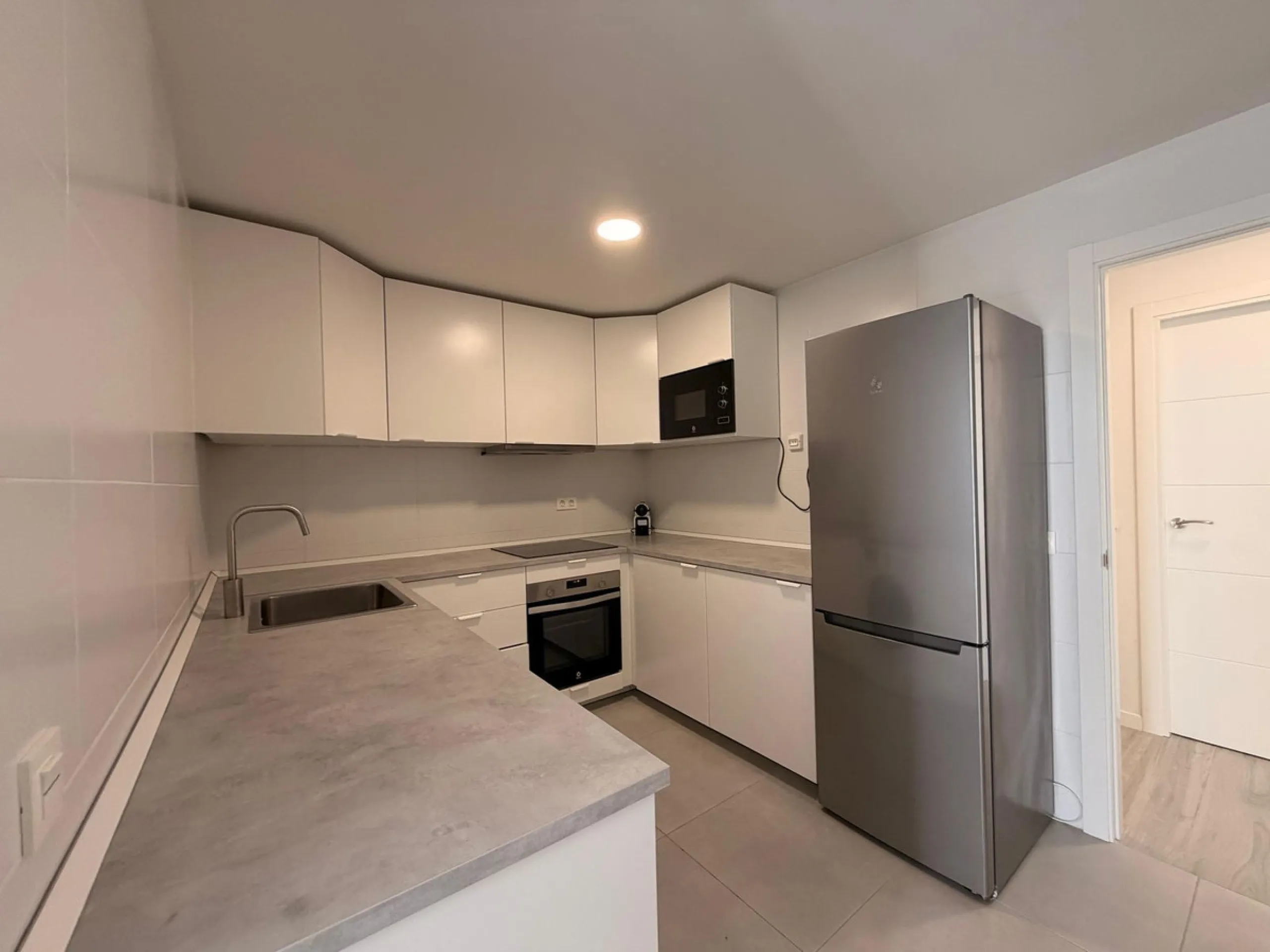Apartment - Top Floor Apartment в продаже в Marbella, Málaga. В доме 3 спален и 2 ванных комнат. Площадь дома 132 м²