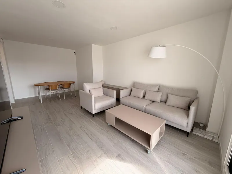 Apartment - Top Floor Apartment в продаже в Marbella, Málaga. В доме 3 спален и 2 ванных комнат. Площадь дома 132 м²