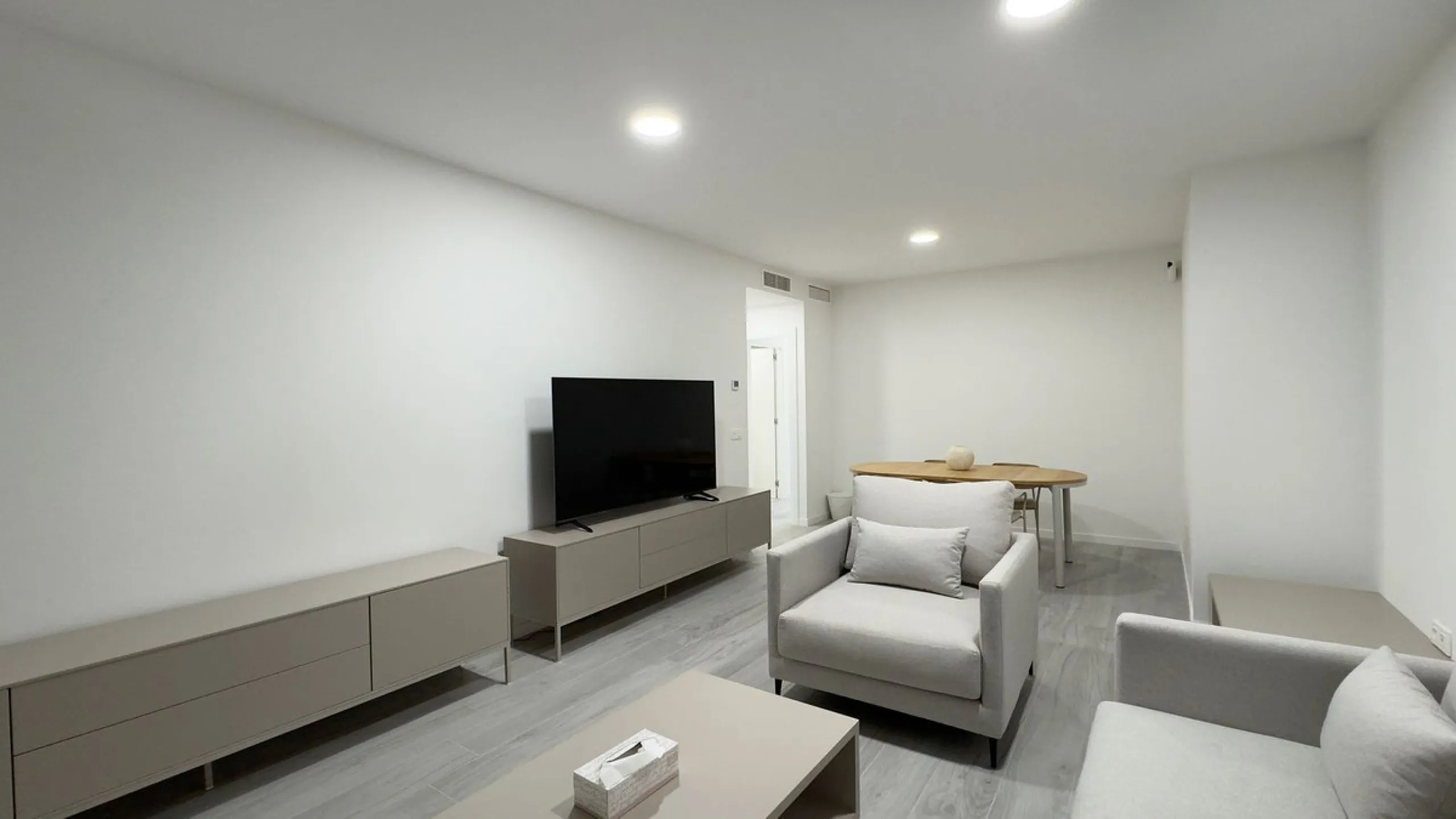 Apartment - Top Floor Apartment в продаже в Marbella, Málaga. В доме 3 спален и 2 ванных комнат. Площадь дома 132 м²