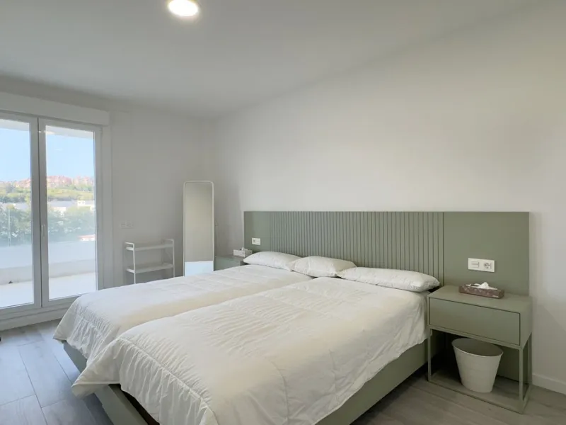 Apartment - Top Floor Apartment в продаже в Marbella, Málaga. В доме 3 спален и 2 ванных комнат. Площадь дома 132 м²