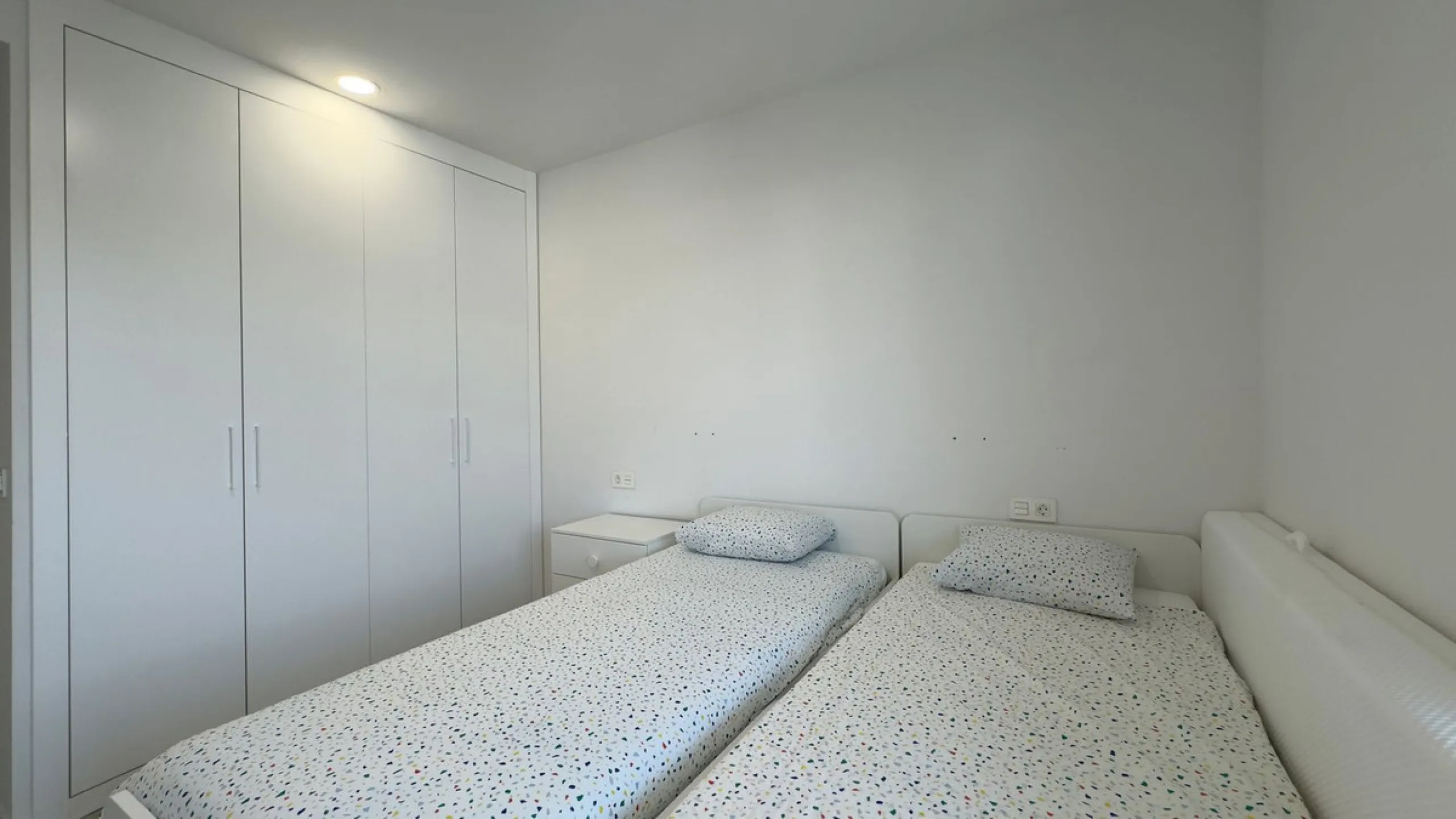 Apartment - Top Floor Apartment в продаже в Marbella, Málaga. В доме 3 спален и 2 ванных комнат. Площадь дома 132 м²