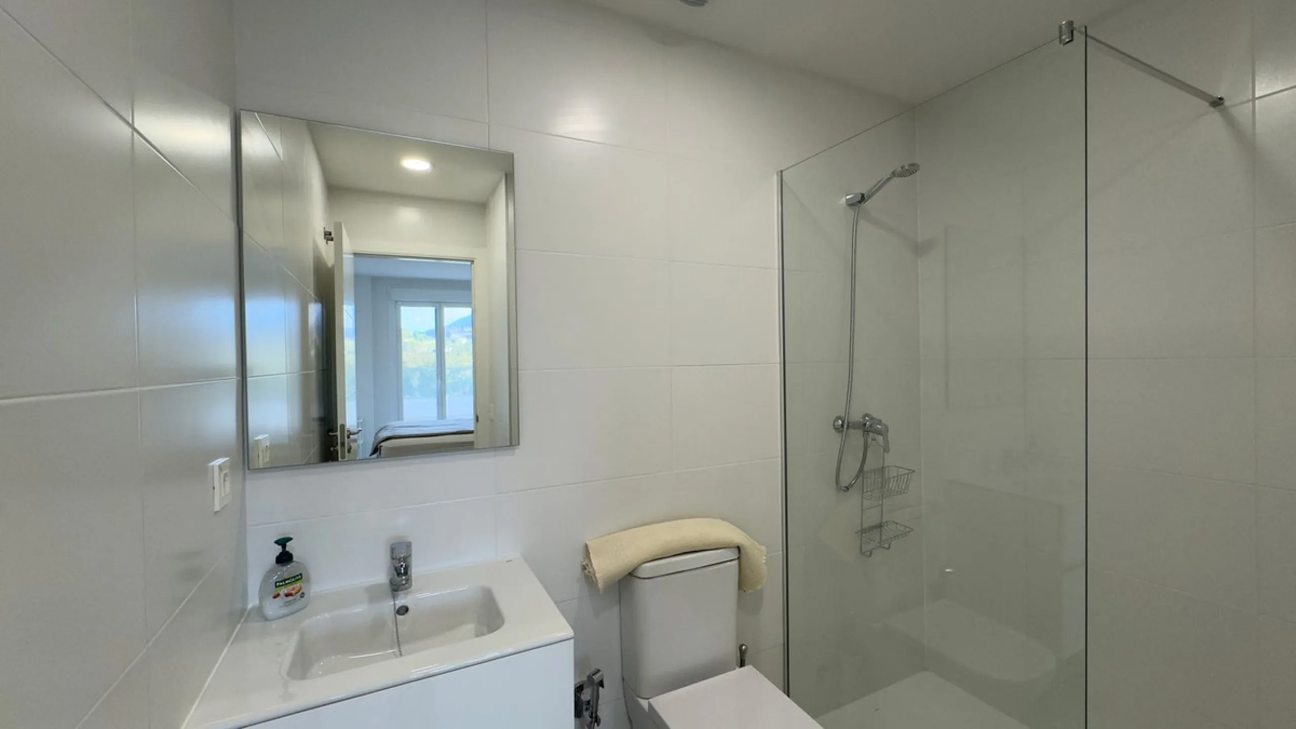 Apartment - Top Floor Apartment в продаже в Marbella, Málaga. В доме 3 спален и 2 ванных комнат. Площадь дома 132 м²