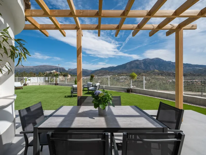 House - Detached Villa в продаже в La Viñuela, Málaga. В доме 3 спален и 2 ванных комнат. Площадь дома 113 м². Площадь участка 600 м²