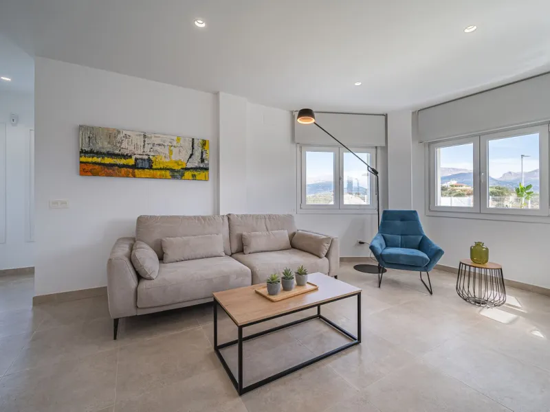 House - Detached Villa в продаже в La Viñuela, Málaga. В доме 3 спален и 2 ванных комнат. Площадь дома 113 м². Площадь участка 600 м²