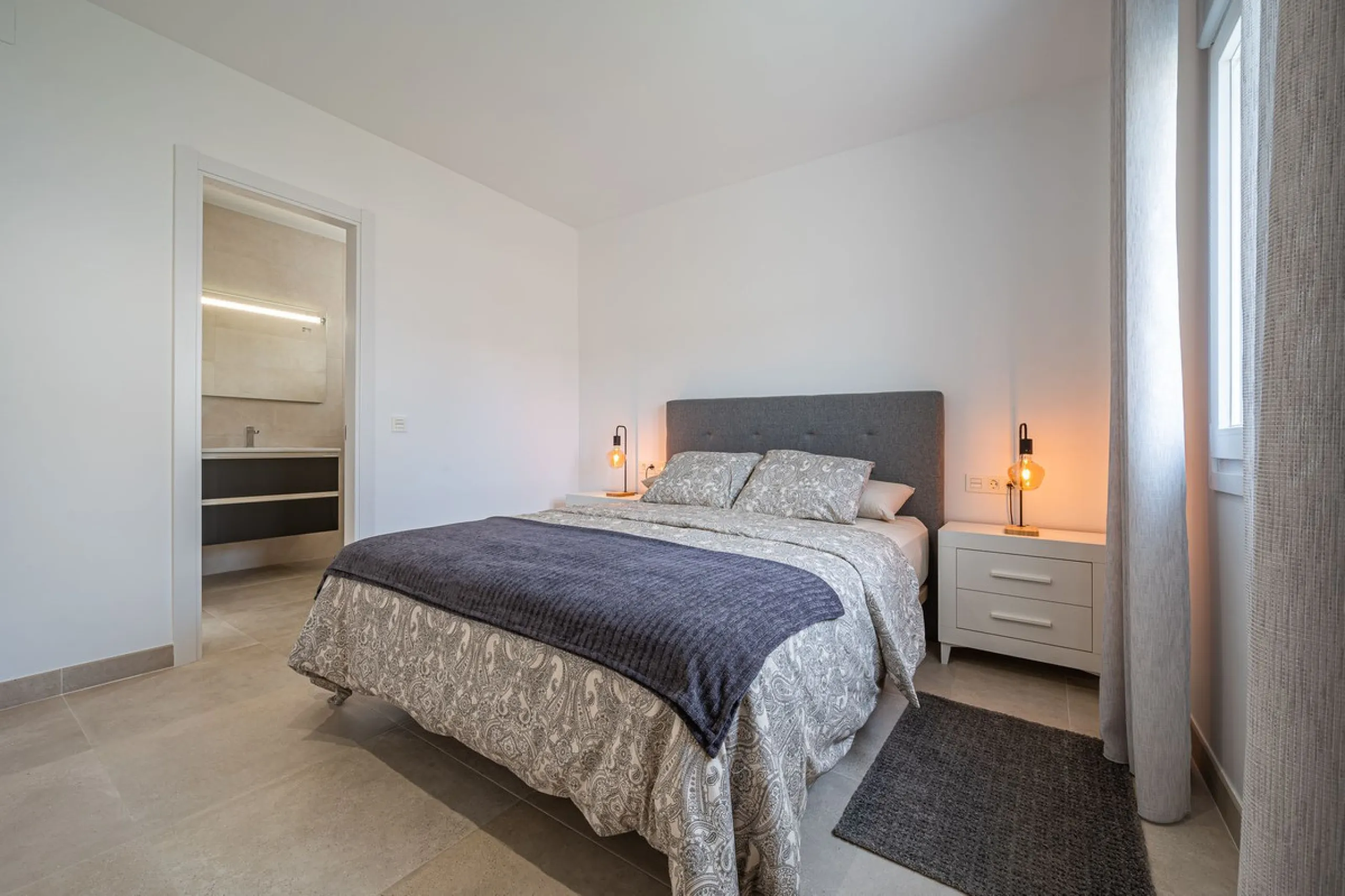 House - Detached Villa в продаже в La Viñuela, Málaga. В доме 3 спален и 2 ванных комнат. Площадь дома 113 м². Площадь участка 600 м²