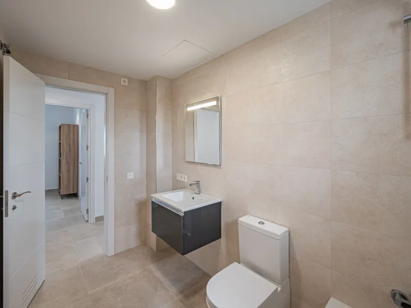 House - Detached Villa в продаже в La Viñuela, Málaga. В доме 3 спален и 2 ванных комнат. Площадь дома 113 м². Площадь участка 600 м²