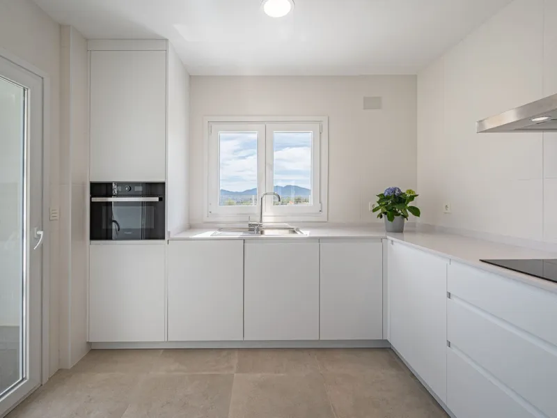 House - Detached Villa в продаже в La Viñuela, Málaga. В доме 3 спален и 2 ванных комнат. Площадь дома 113 м². Площадь участка 600 м²