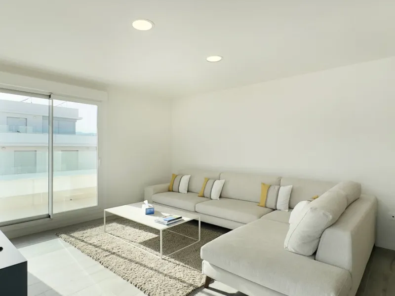 Beautiful brand new 3-bedrooms penthouse nicely furnished with spacious terraces in one of the fastest growing areas of Nueva Andalucía.