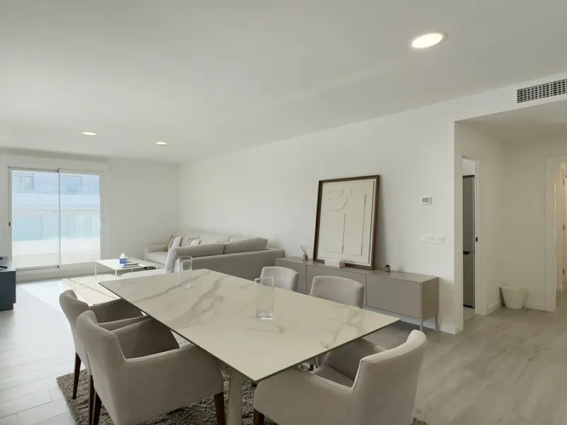 Beautiful brand new 3-bedrooms penthouse nicely furnished with spacious terraces in one of the fastest growing areas of Nueva Andalucía.