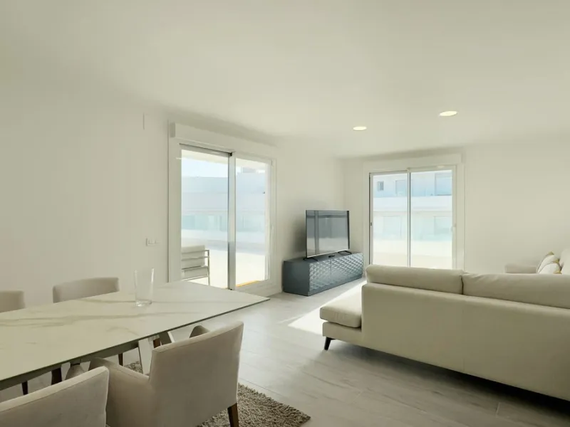 Beautiful brand new 3-bedrooms penthouse nicely furnished with spacious terraces in one of the fastest growing areas of Nueva Andalucía.