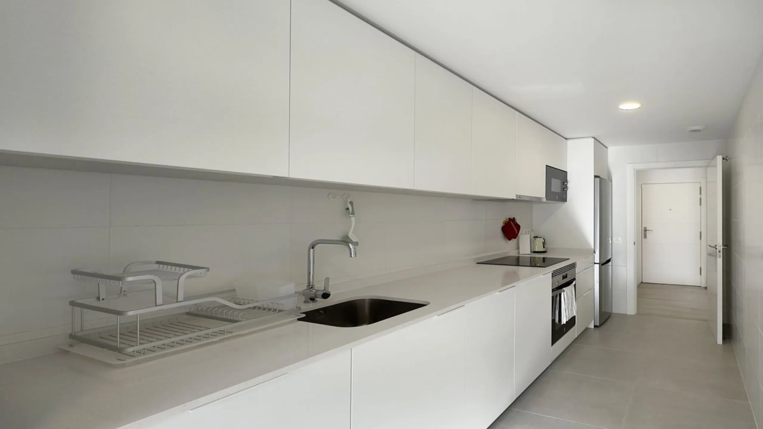 Beautiful brand new 3-bedrooms penthouse nicely furnished with spacious terraces in one of the fastest growing areas of Nueva Andalucía.