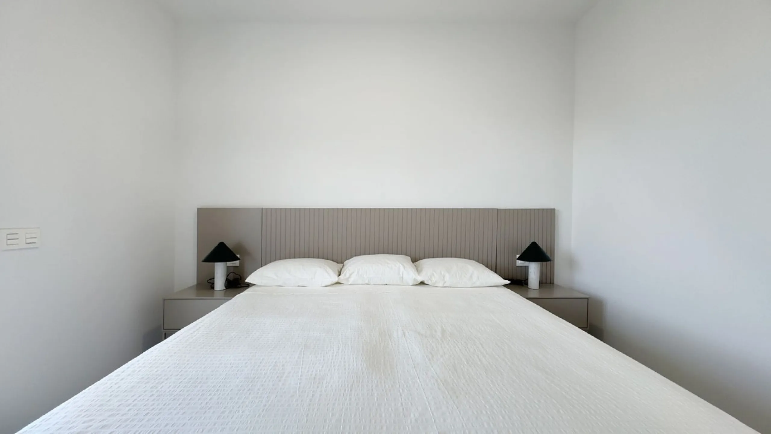 Beautiful brand new 3-bedrooms penthouse nicely furnished with spacious terraces in one of the fastest growing areas of Nueva Andalucía.