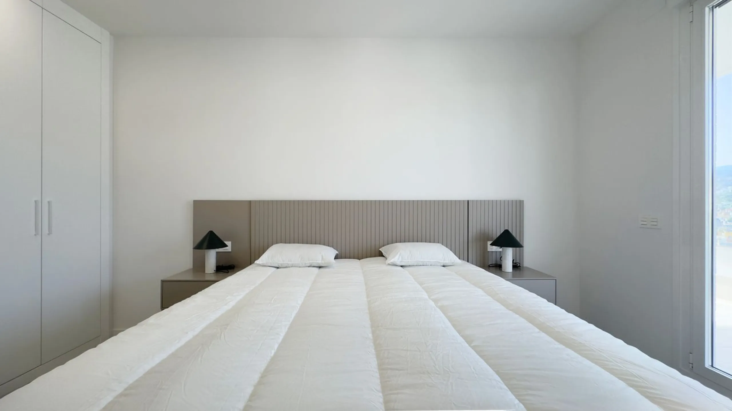 Beautiful brand new 3-bedrooms penthouse nicely furnished with spacious terraces in one of the fastest growing areas of Nueva Andalucía.