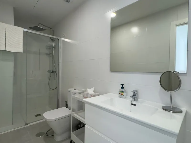 Beautiful brand new 3-bedrooms penthouse nicely furnished with spacious terraces in one of the fastest growing areas of Nueva Andalucía.