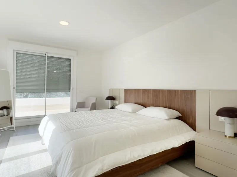 Beautiful brand new 3-bedrooms penthouse nicely furnished with spacious terraces in one of the fastest growing areas of Nueva Andalucía.