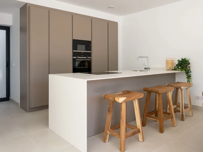 House - Semi-Detached House в продаже в Benalmadena, Málaga. В доме 4 спален и 5 ванных комнат. Площадь дома 183 м²