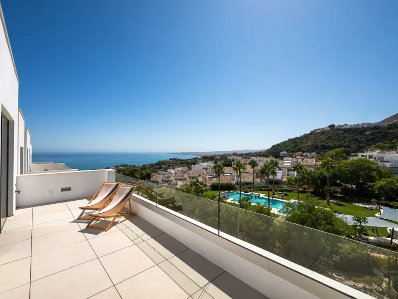 House - Semi-Detached House в продаже в Benalmadena, Málaga. В доме 4 спален и 5 ванных комнат. Площадь дома 183 м²