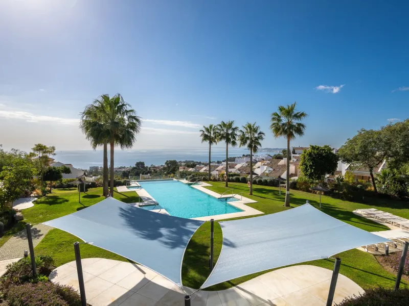 House - Semi-Detached House в продаже в Benalmadena, Málaga. В доме 4 спален и 5 ванных комнат. Площадь дома 183 м²