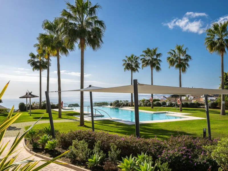 House - Semi-Detached House в продаже в Benalmadena, Málaga. В доме 4 спален и 5 ванных комнат. Площадь дома 183 м²