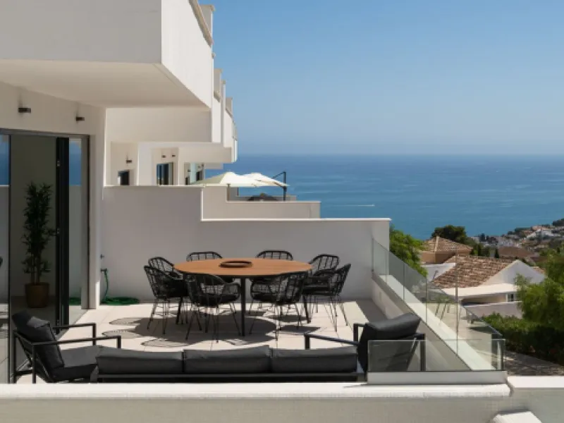 House - Semi-Detached House в продаже в Benalmadena, Málaga. В доме 4 спален и 5 ванных комнат. Площадь дома 183 м²