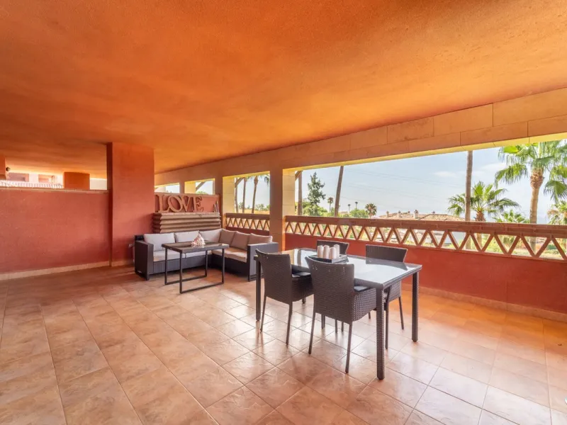 Recenlty refurbished south facing apartment located in the exclusive urbanization Reserva del Higuerón, with 2 bedrooms, 2 bathrooms, living-dining room, open plan kitchen fully furnished and equipped with electricial appliances, terrace of 37m2 with view