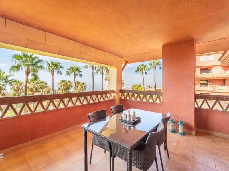 Recenlty refurbished south facing apartment located in the exclusive urbanization Reserva del Higuerón, with 2 bedrooms, 2 bathrooms, living-dining room, open plan kitchen fully furnished and equipped with electricial appliances, terrace of 37m2 with view
