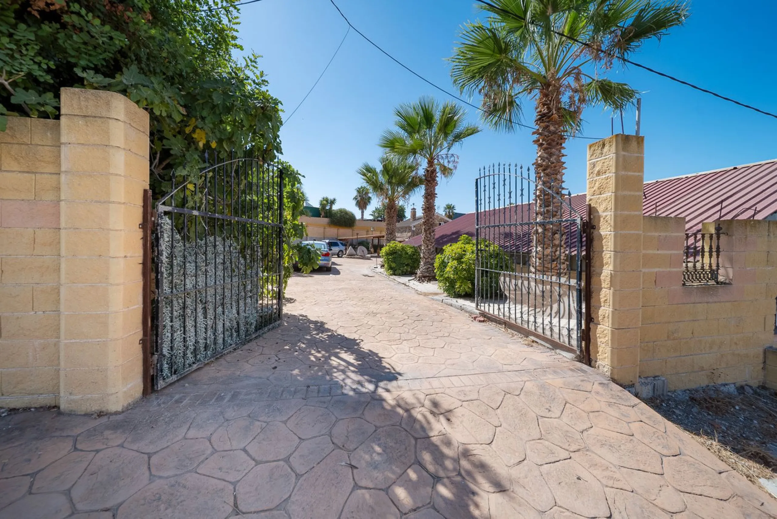 Exceptional Finca with Pool, Stables & Panoramic Rural Setting