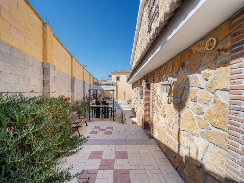 Exceptional Finca with Pool, Stables & Panoramic Rural Setting