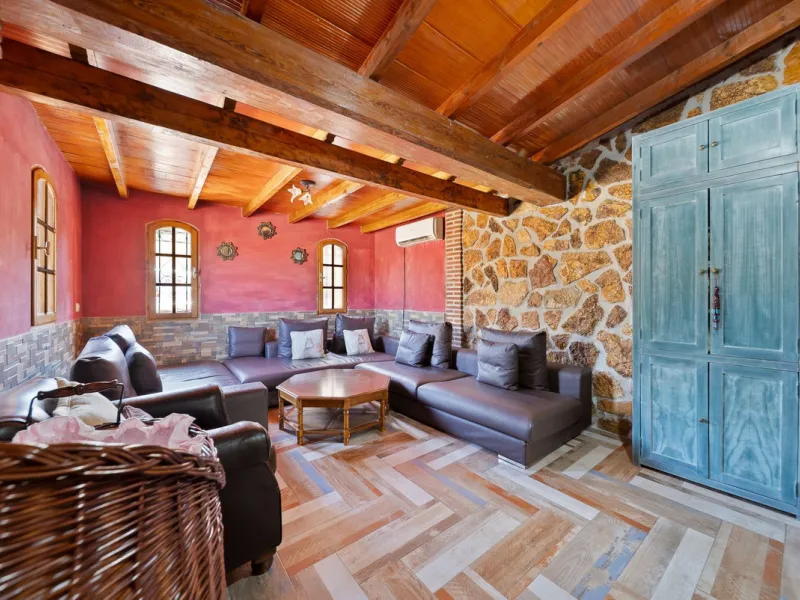 Exceptional Finca with Pool, Stables & Panoramic Rural Setting