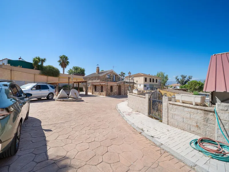 Exceptional Finca with Pool, Stables & Panoramic Rural Setting