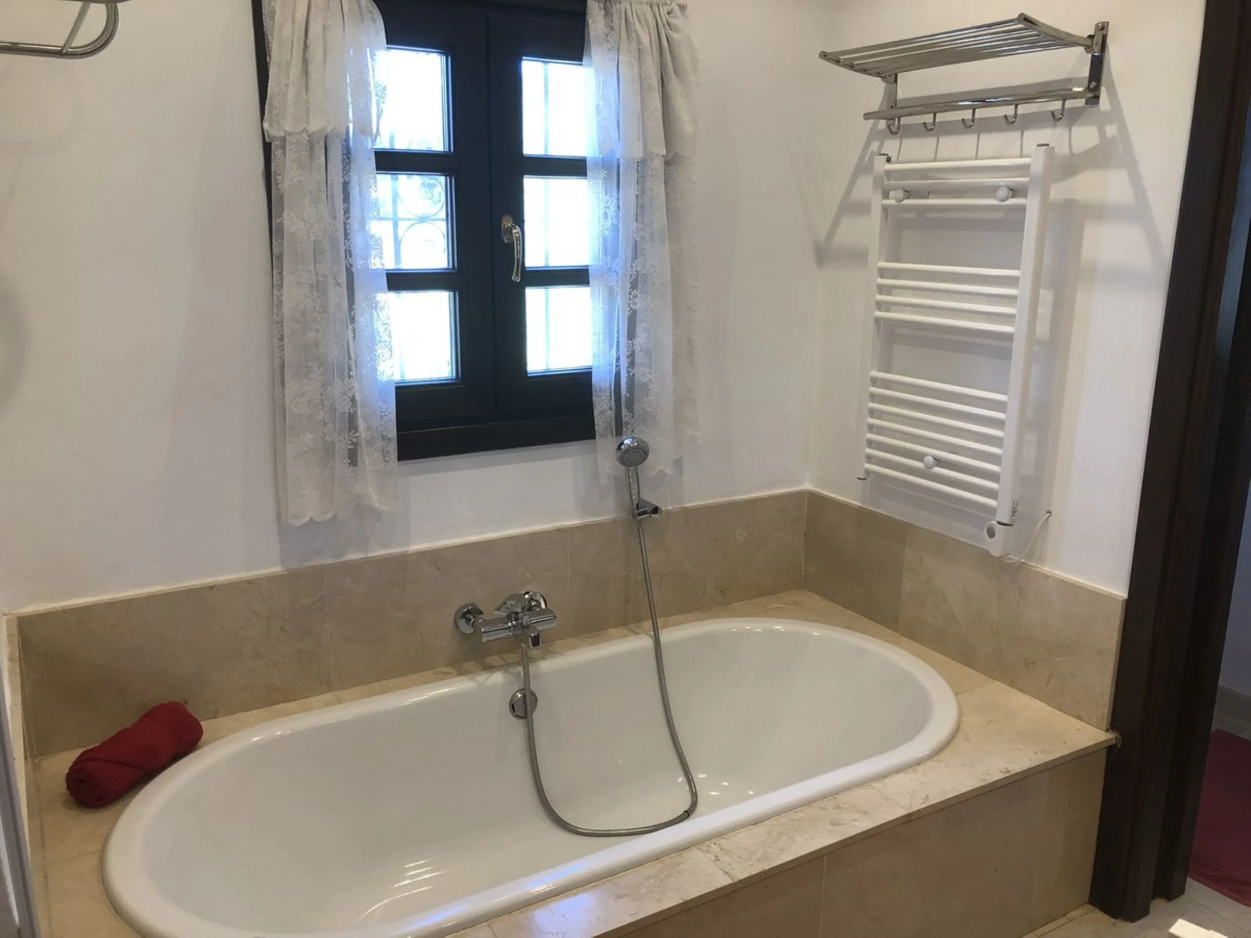 We proudly present one of the most authentic and beautiful Andalusian Cortijos with stables separate guest house in the Estepona area!