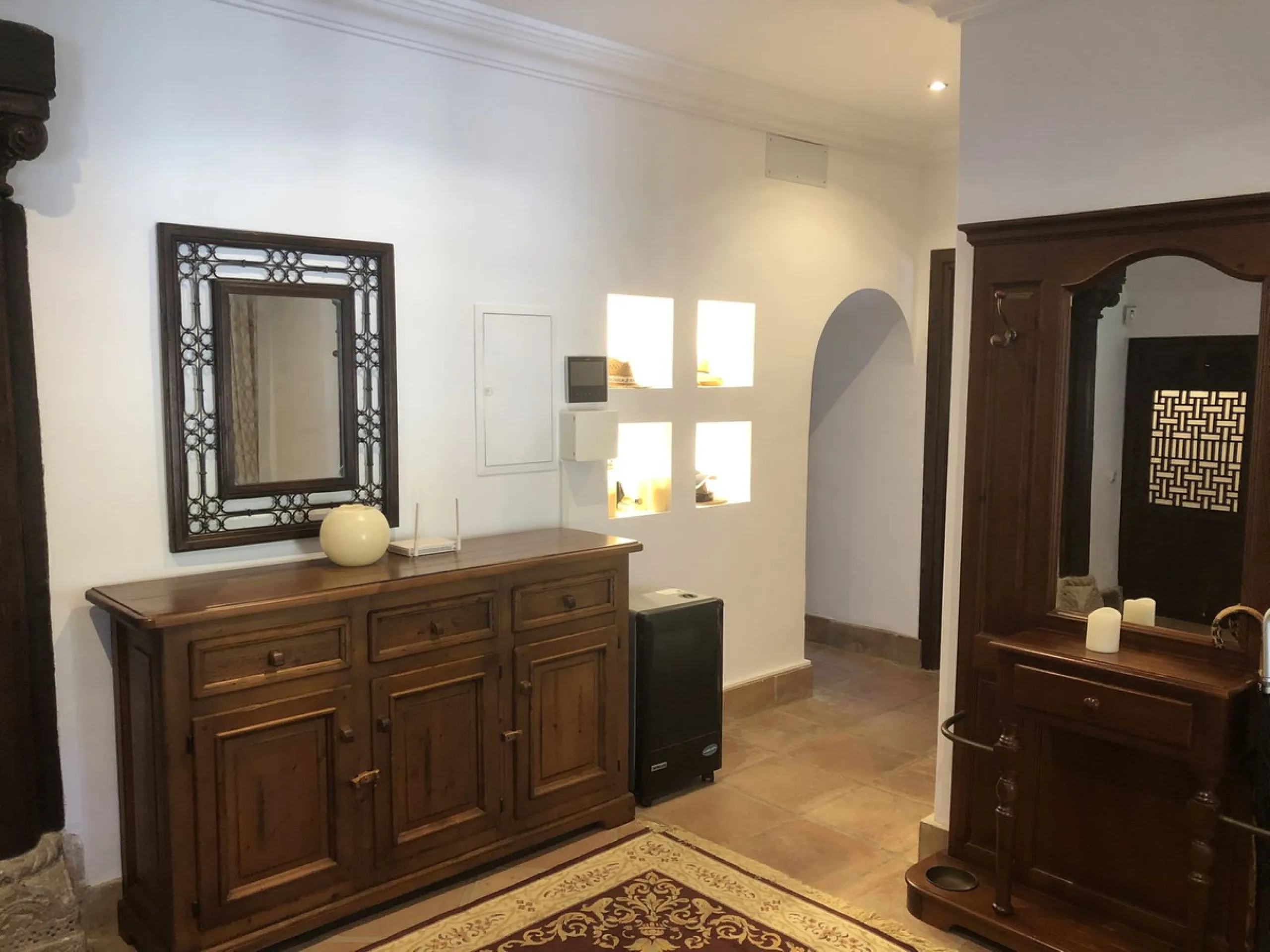 We proudly present one of the most authentic and beautiful Andalusian Cortijos with stables separate guest house in the Estepona area!