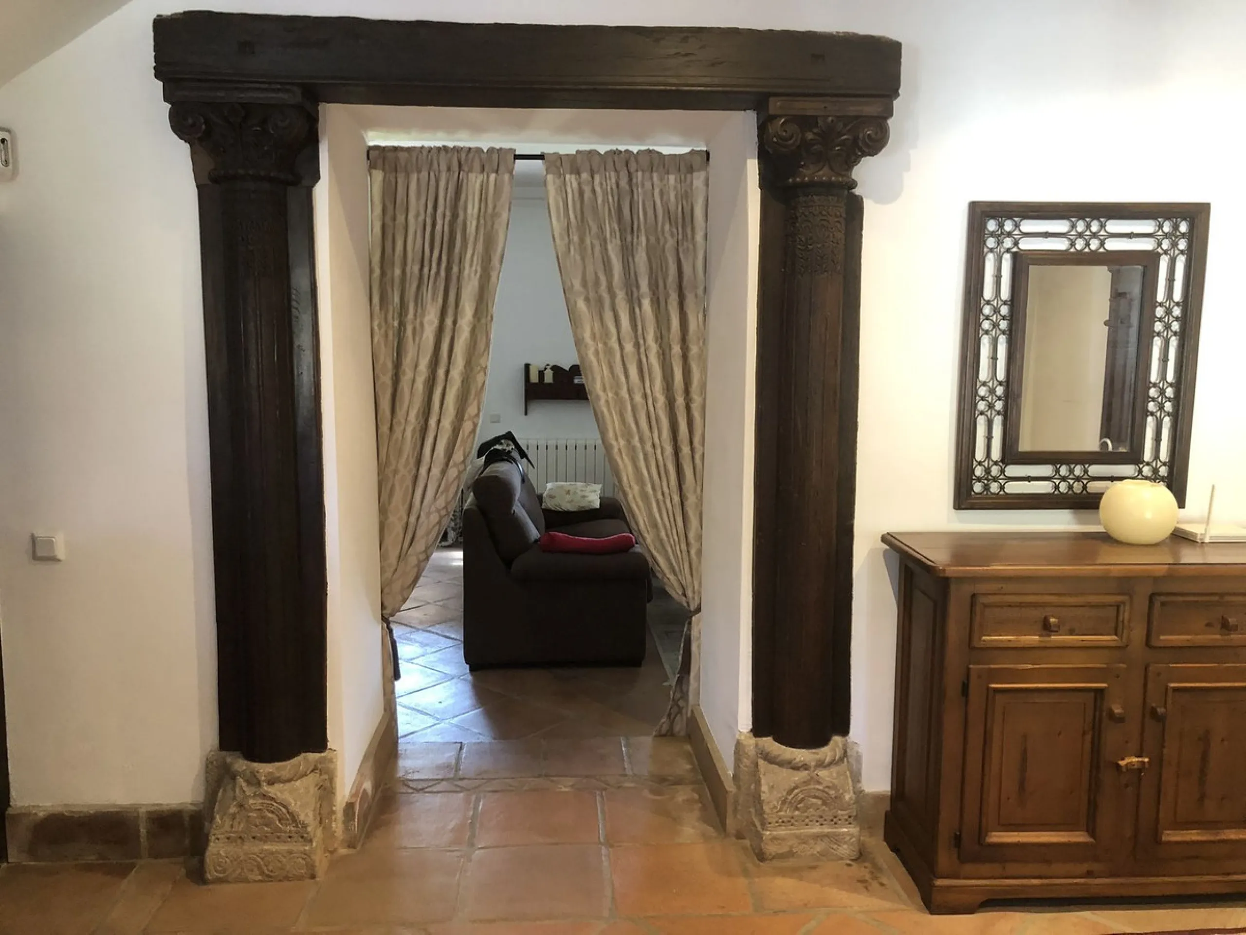 We proudly present one of the most authentic and beautiful Andalusian Cortijos with stables separate guest house in the Estepona area!