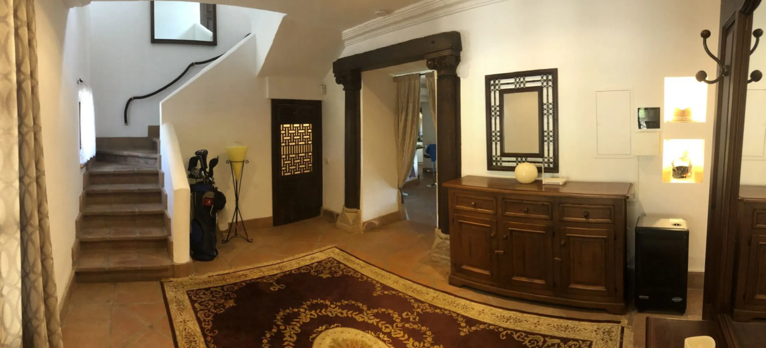 We proudly present one of the most authentic and beautiful Andalusian Cortijos with stables separate guest house in the Estepona area!