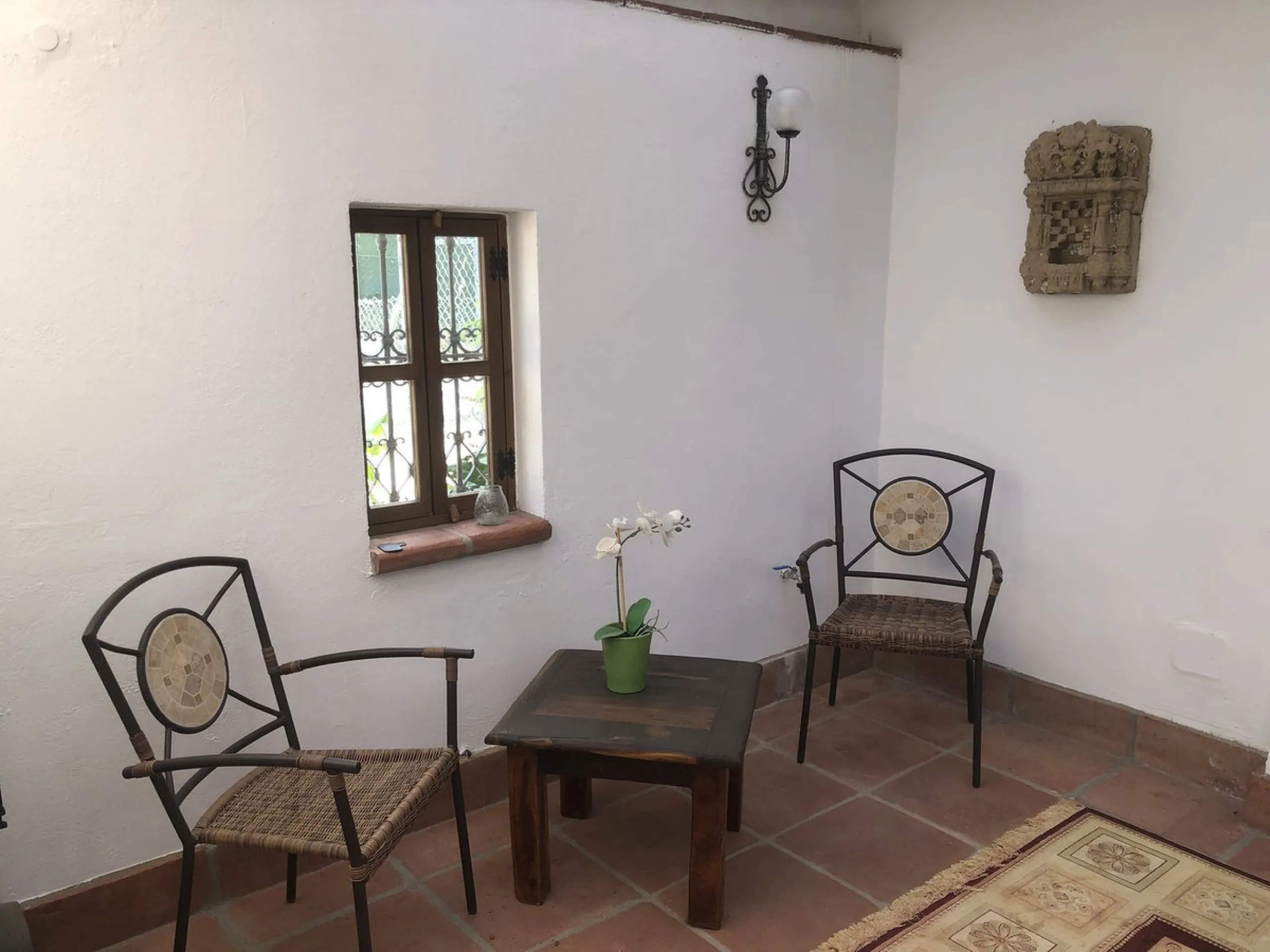 We proudly present one of the most authentic and beautiful Andalusian Cortijos with stables separate guest house in the Estepona area!