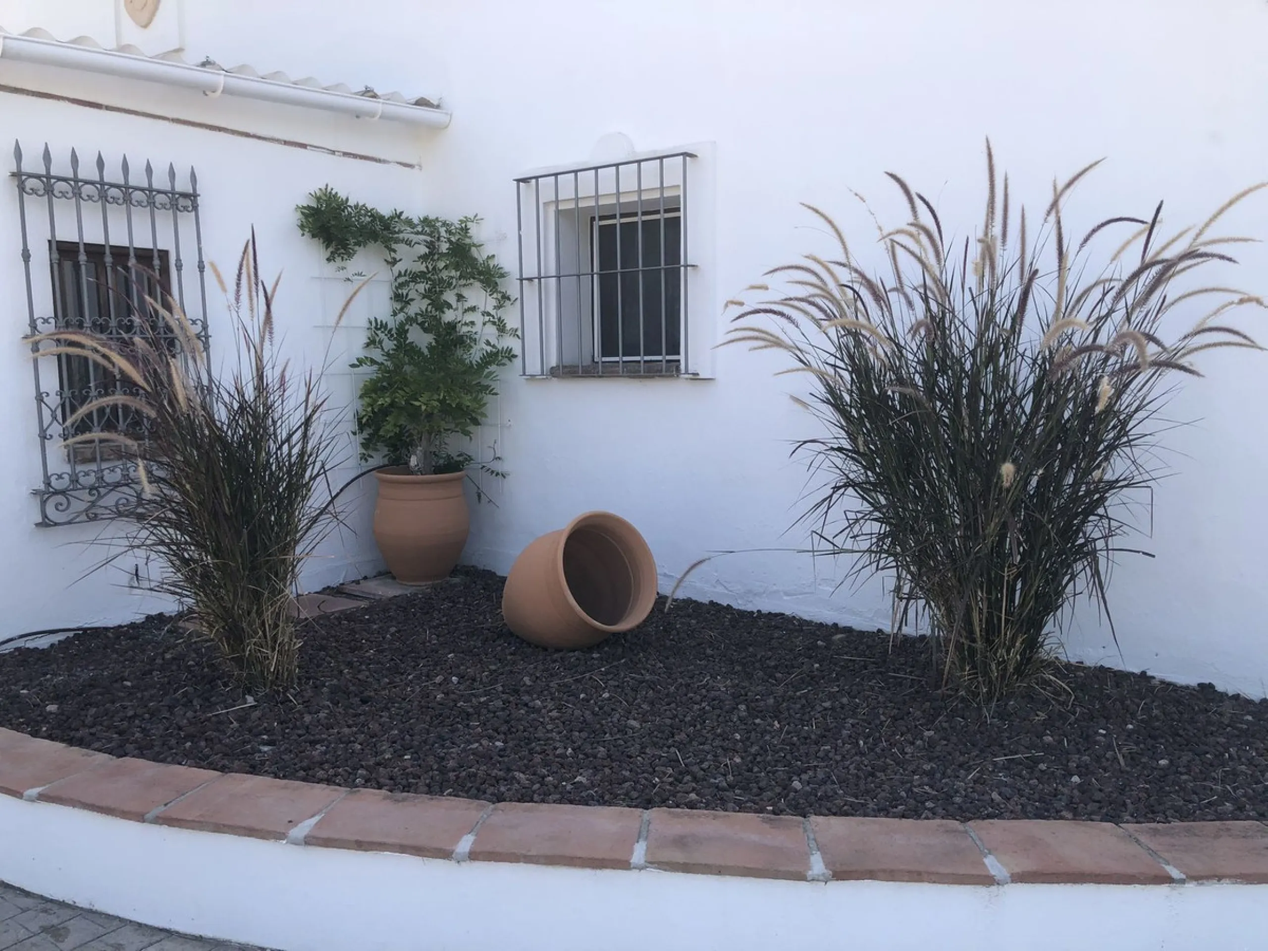 We proudly present one of the most authentic and beautiful Andalusian Cortijos with stables separate guest house in the Estepona area!