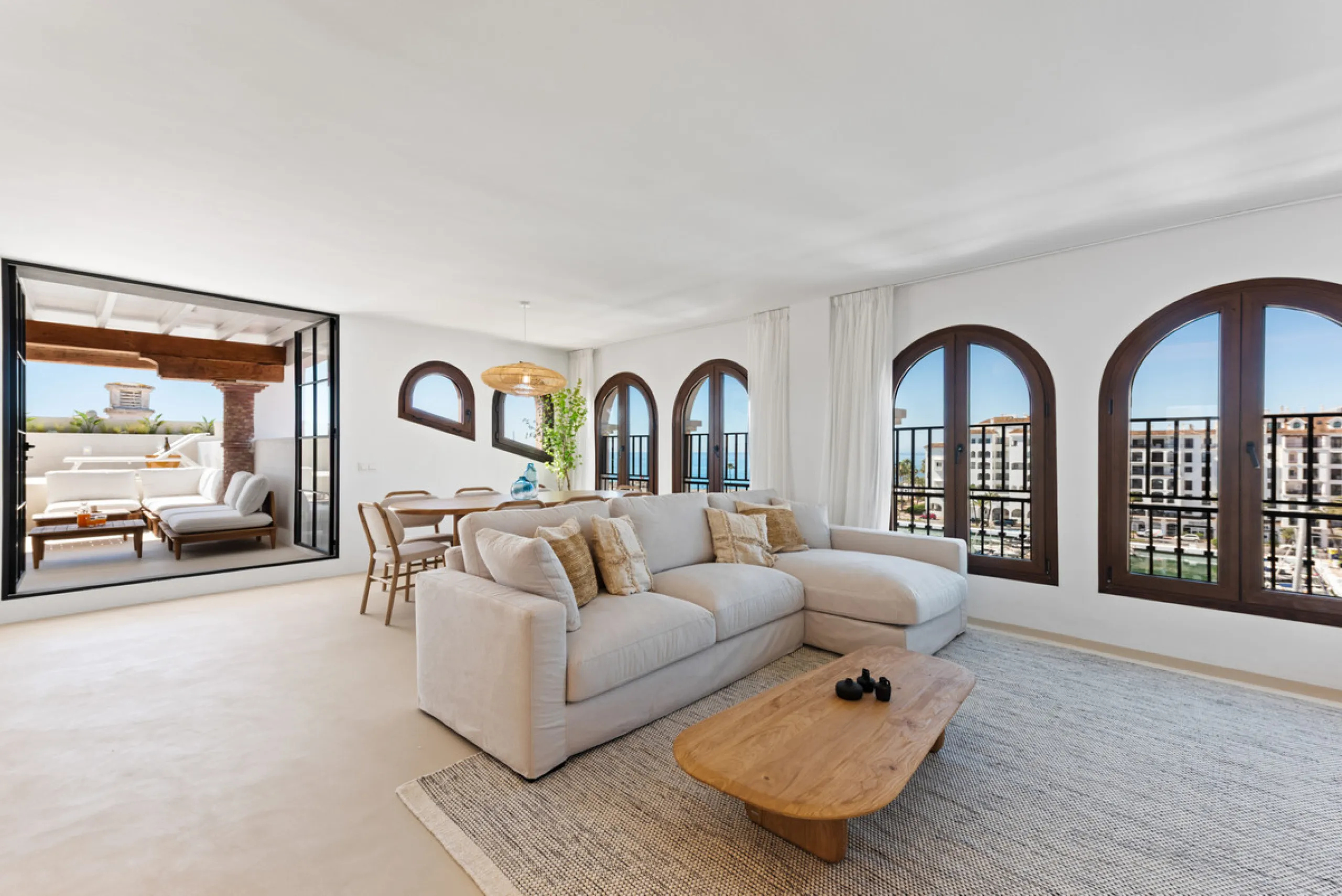 Apartment - Penthouse Duplex в продаже в Manilva, Málaga. В доме 4 спален и 4 ванных комнат. Площадь дома 133 м²