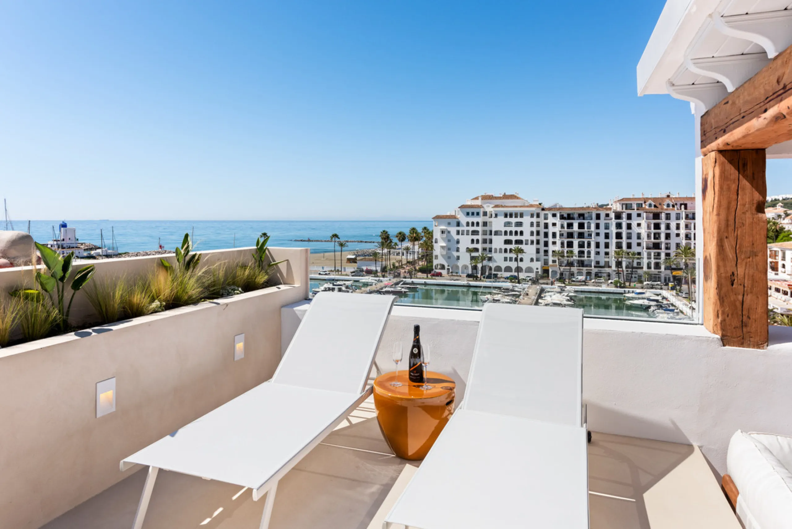 Apartment - Penthouse Duplex в продаже в Manilva, Málaga. В доме 4 спален и 4 ванных комнат. Площадь дома 133 м²